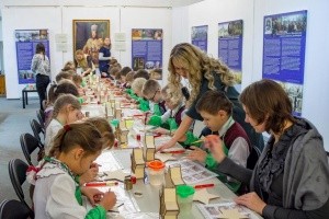 В Ростовском кремле прошли занятия для школьников посвященные 75-летию Победы
