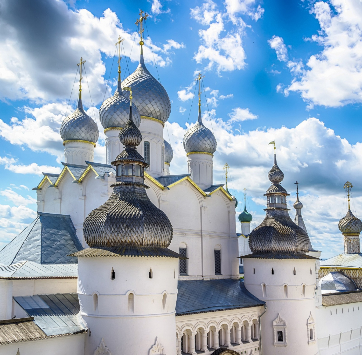 Ростов вошел в топ-7 городов недалеко от Москвы, идеальных для путешествий осенью. 