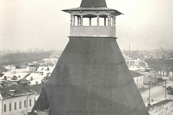 Шатер Водяной башни Ростовского кремля после реставрации. Фото 1954 г.