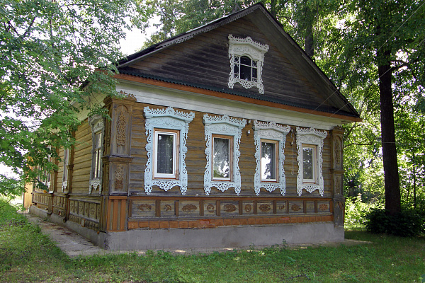 Ил. 1. Дом в деревне Кореево. Фото А. Киселева