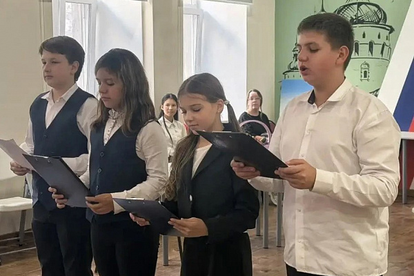 «Ростовский кремль» провёл занятие для ребят из Брянки (ЛНР)