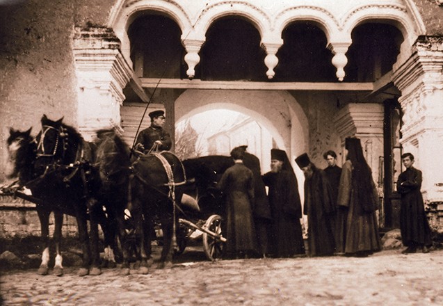 Клуб "Яблочный пирог" в ноябре: старые фотографии и семейный архив Клуб "Яблочный пирог" в ноябре: старые фотографии и семейный архив