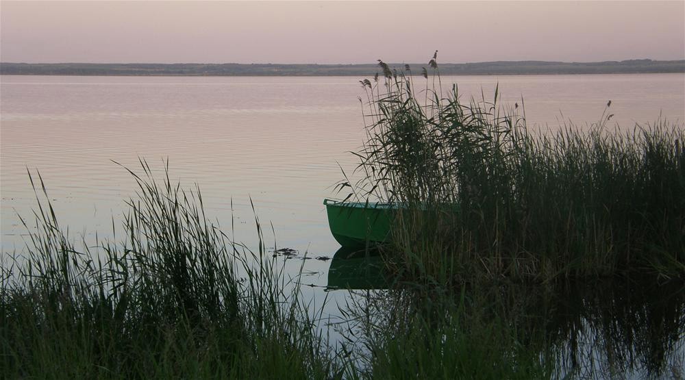 Рыбалка на озере неро. Озеро Неро. Озеро Неро чудовище. Озеро Неро Ростов рыбалка. Озеро Неро дно.