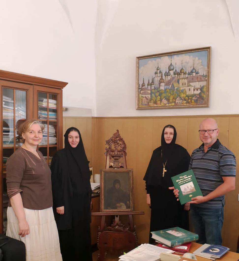 Визит представителей Иоанно-Предтеченского женского монастыря в "Ростовский кремль" Визит представителей Иоанно-Предтеченского женского монастыря в "Ростовский кремль"