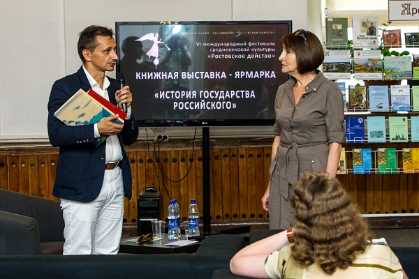 Международный фестиваль средневековой культуры «Ростовское действо» открывается в музее-заповеднике «Ростовский кремль»