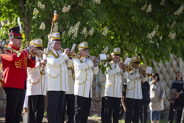 «Лето в Ростове»: субботний парад духового оркестра
