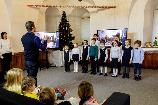 В музее «Ростовский кремль» наградили участников конкурса «Путешествие к новогодней елке»