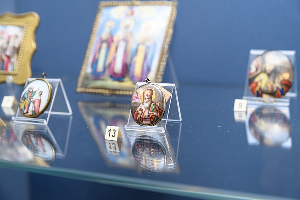 Выставка ростовской финифти в Новгородском музее-заповеднике