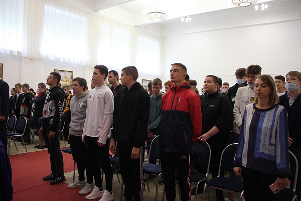 Ростовский кремль присоединился к мероприятиям, приуроченным к Дню солидарности в борьбе с терроризмом