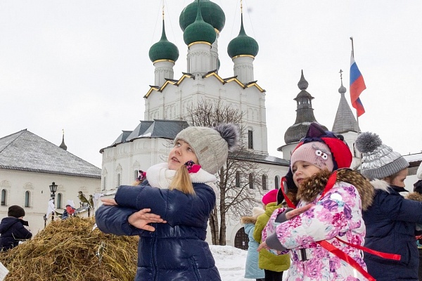 В Ростовском кремле закликают весну